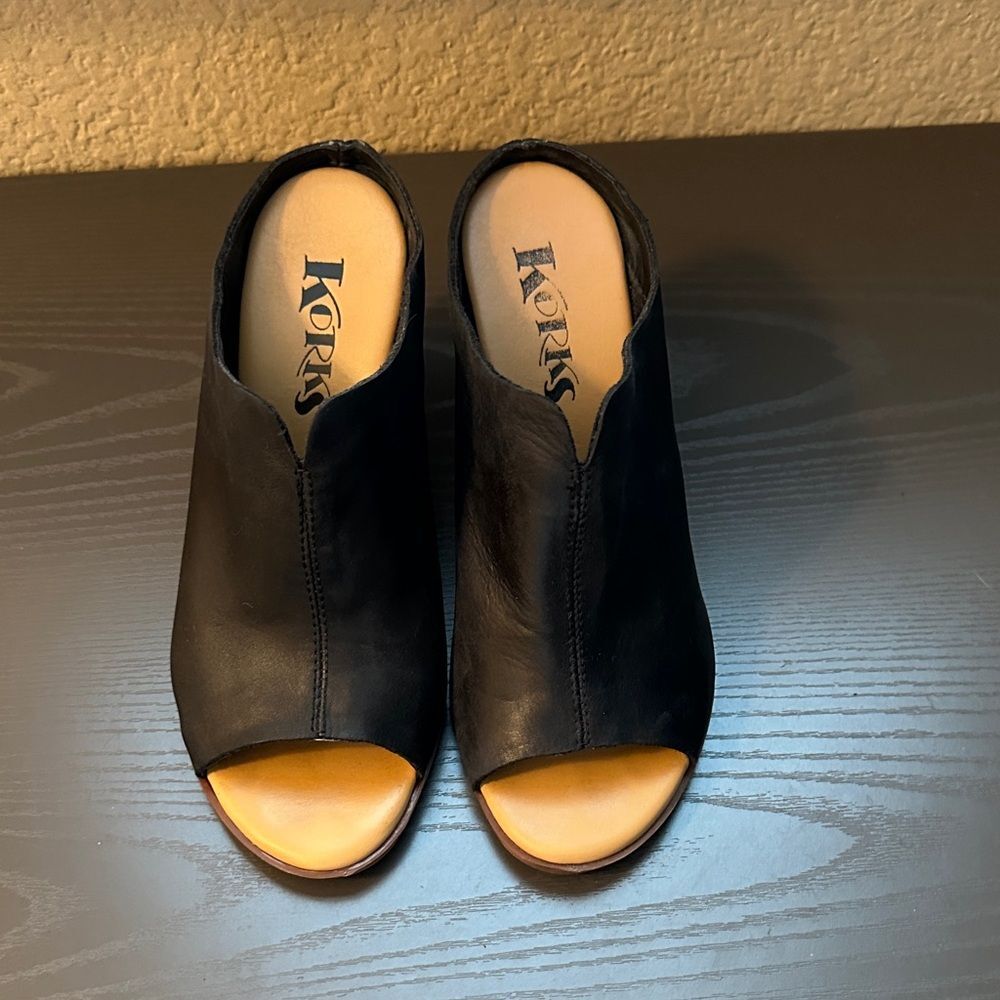 Korks Black Leather Peep-Toe Mules Size 6